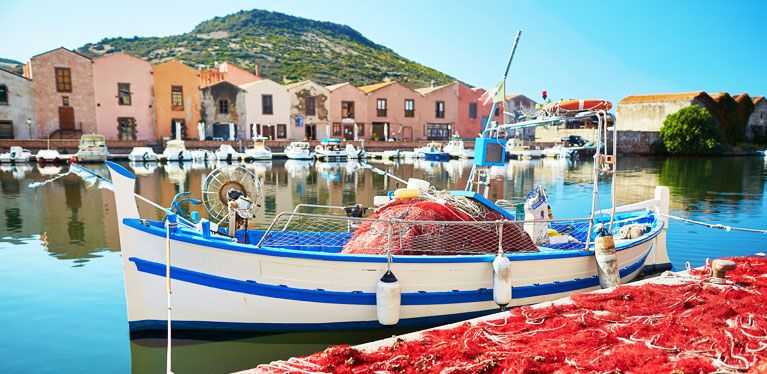 Fischereifahrzeug in Sardinien