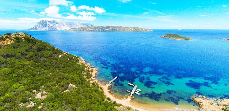 Plage et bord de mer en Sardaigne en Italie