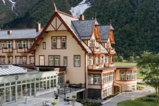 Få 10% rabatt på hotellovernatting hos De Historiske med Avis