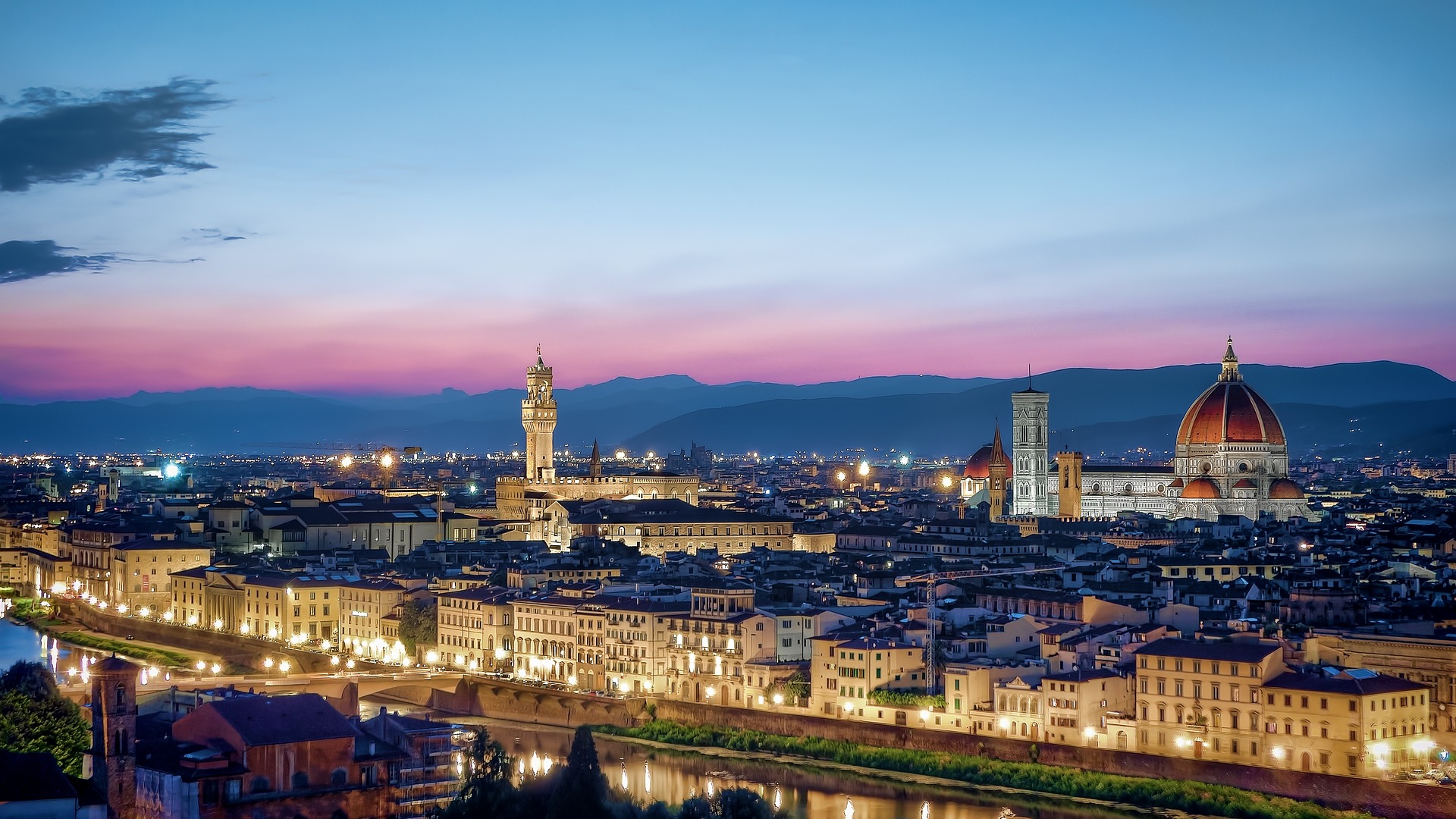 Trouvez votre voiture de location à Florence, la route vous attend