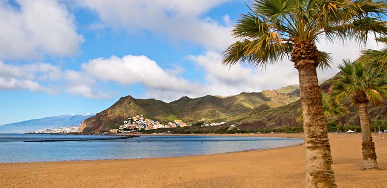 Voiture de location à l'aéroport de Telde à Gran Canaria