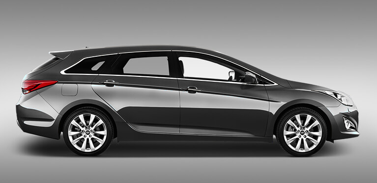 A Hyundai i40 Station Wagon, one of the options for Avis long-term car hire