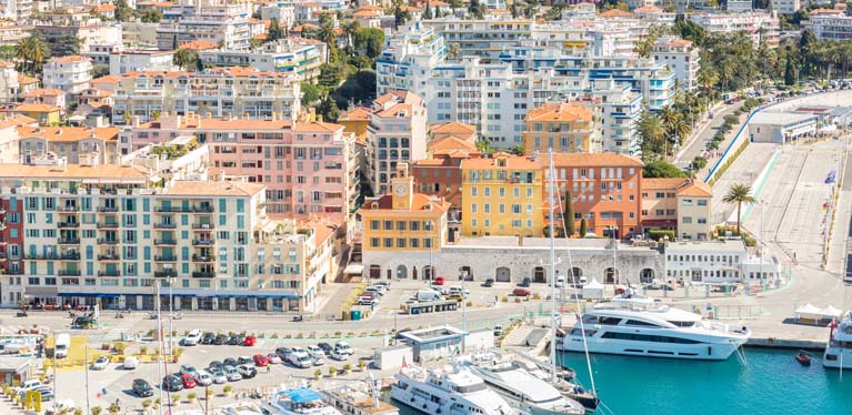 Nizza, der Hauptstadt der malerischen französischen Riviera