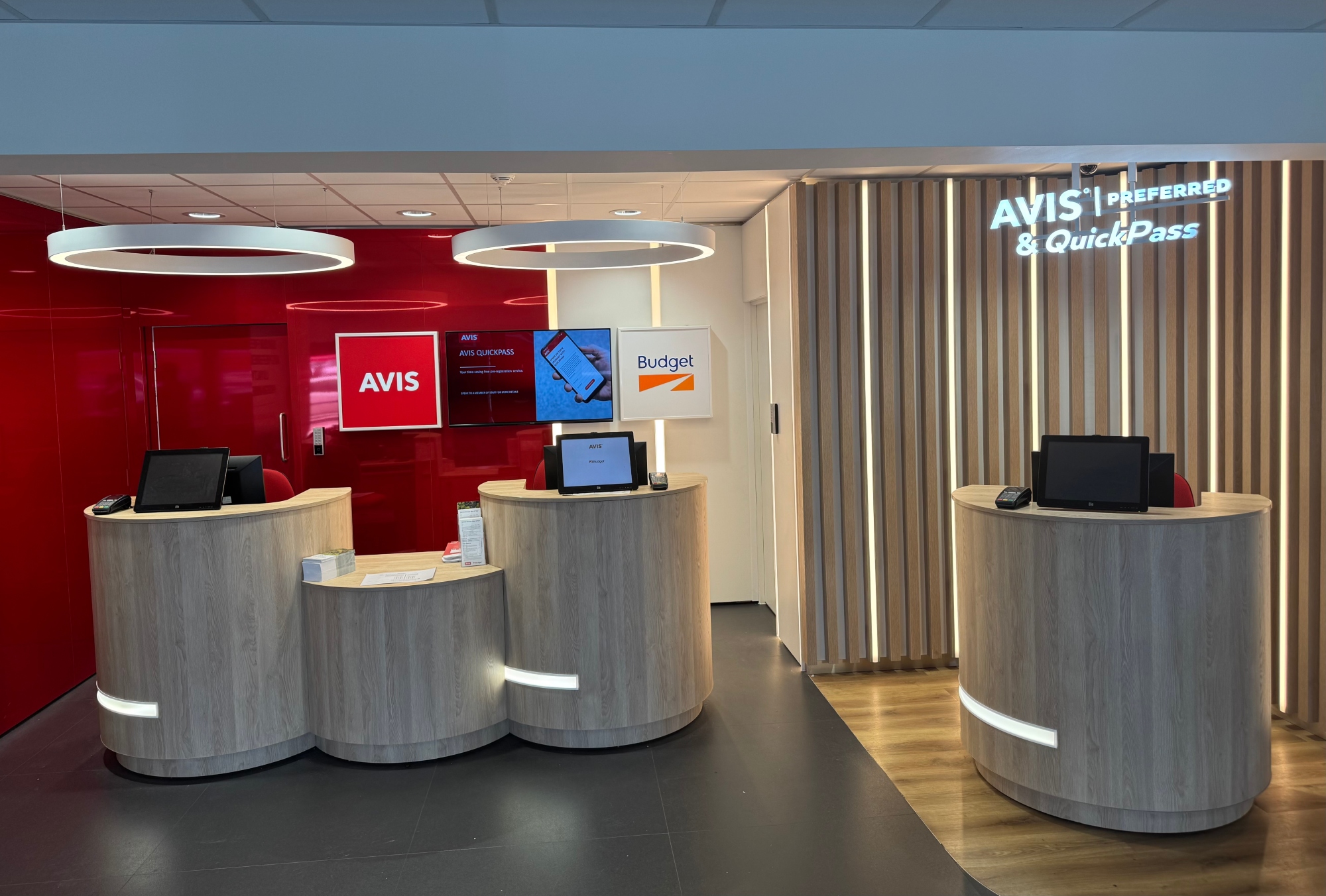 Avis Car hire at Luton Airport