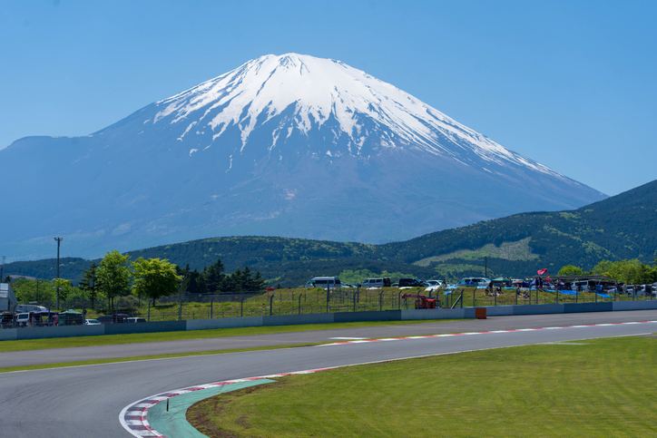 Foto af Fuji-bjerget taget fra Fuji Speedway