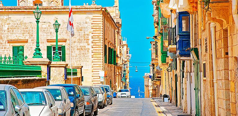 Noleggio auto all’'Aeroporto internazionale di Malta
