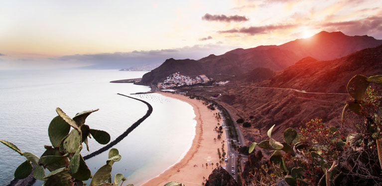 Autonoleggio Avis di Tenerife per una vacanza in spiaggia